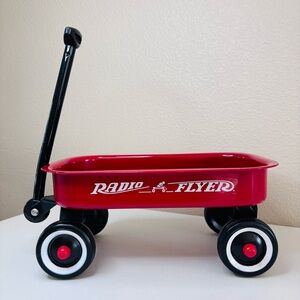 Radio Flyer Small Red Metal Wagon Classic Toy 12-inch Collectible